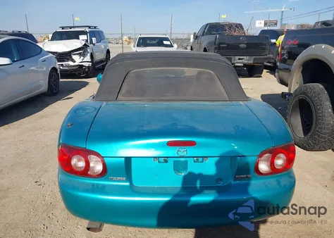 2003 Mazda Mx-5 Miata Cloth/Ls/Se/Shinsen z USA, uszkodzony, nr VIN JM1NB353930308888